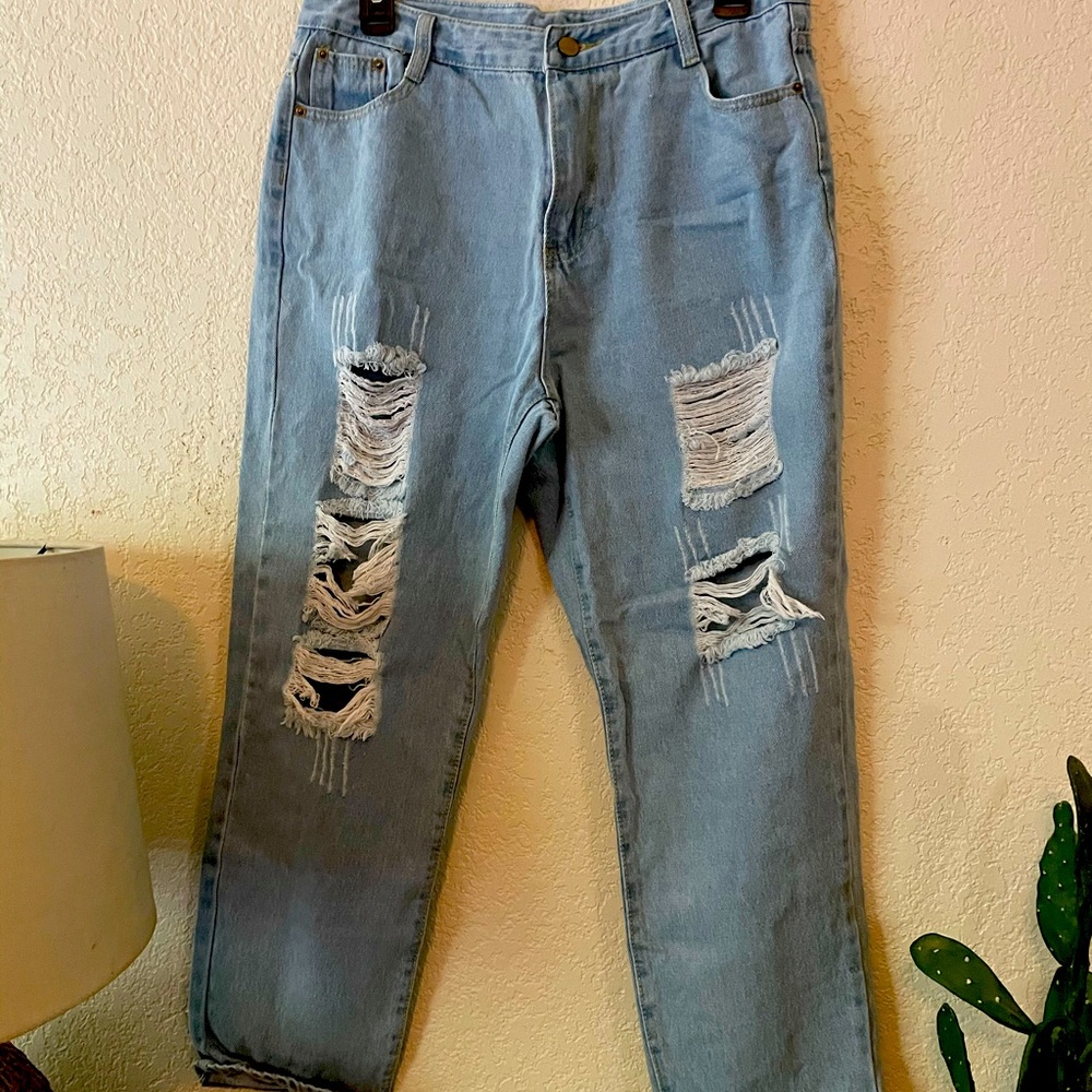High Rise distressed Jeans